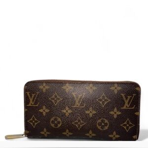 Authentic Louis Vuitton zippy wallet
